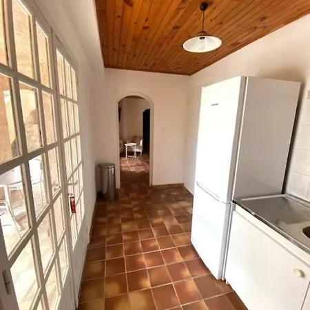 Homestay Rez De Terrasse Piscine